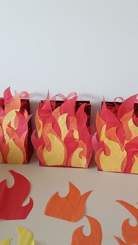 Girls Dragon Birthday Party, Dragon Party Favors, Dragon Themed Birthday Party, Dragon Birthday Party, Girls 9th Birthday, Dragon Baby Shower, Viking Party, Reptile Party, Dragon Birthday Parties