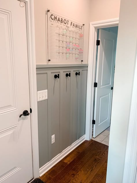 Backpack Wall, Mud Room Garage, Garage Entryway, Laundy Room, Entryway Hooks, Family Room Walls, Garage Entry, Board And Batten Wall, Entry Wall