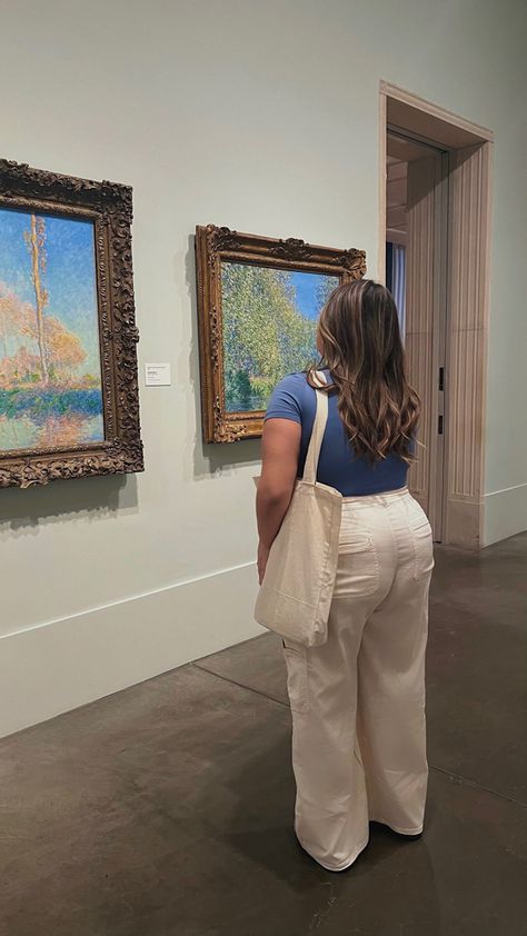 art museum, art gallery, insta pic ideas, ootd, spring outfit, tote bag, Art Gallery Insta Pics, Art Gallery Outfit Plus Size, Art Museum Outfit Plus Size, Outfit Ideas For Art Gallery, Insta Pic Ideas Plus Size, Plus Size Museum Outfit, Art Museum Date Outfit Summer, Museum Dress Outfit, Mid Size Instagram Picture Ideas