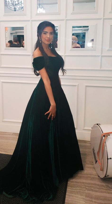 Green Velvet Prom Dress, Velvet Ball Gown, Velvet Green Dress, Princess Prom Dress, Green Ball Gown, Dark Green Velvet, Velvet Prom Dress, Princess Prom Dresses, Dark Green Dress