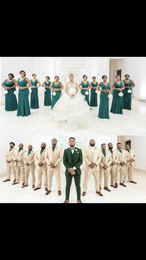 Parents Of The Groom Attire, Black People Wedding Ideas Color Schemes, Bridesmaids Photoshoot, Emerald Green Wedding Theme, Bridesmaid Color, Pose Pengantin, Posing For Pictures, Green Wedding Suit, Green Themed Wedding