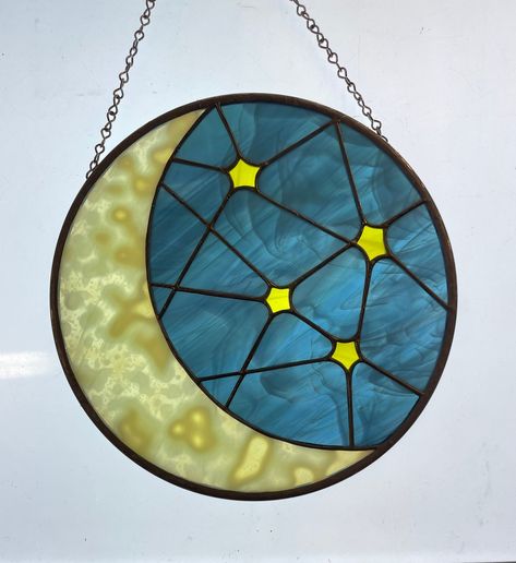 Stained Glass Circles, L'art Du Vitrail, Spectrum Glass, Stained Glass Sun, Stained Glass Pattern, Tiffany Stained Glass, Stained Glass Decor, Stained Glass Suncatchers, Glass Stars