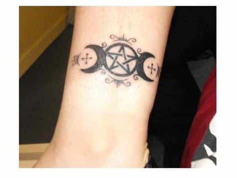 Pentagram Bracelet Design with Crescent Moons Tattoo Wiccan Designs, Pentacle Tattoo, Wicca Tattoo, Wiccan Tattoo, Pentagram Tattoo, Witchcraft Tattoos, Pagan Tattoo, Wiccan Tattoos, Omerta Tattoo