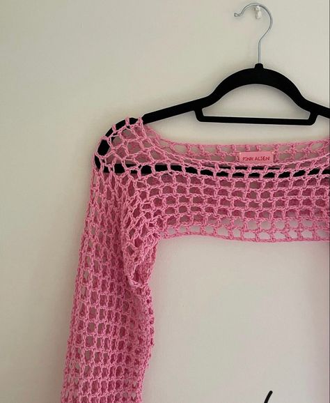 Crochet Fishnet Top Pattern Free, Crochet Bolero Pattern Free, Crochet Fishnet Top, Cable Knit Sweater Pattern, Crochet Bolero Pattern, Crochet Mermaid Tail, Crochet Top Outfit, Lifestyle Influencer, Flower Headbands