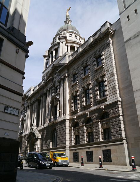 The old part of the Old Bailey building Old Bailey London, Books Pictures, London Gallery, London Aesthetic, Classical Architecture, London City, Image Collection, Reign, The Old