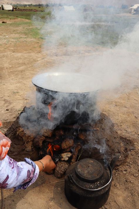 village cooking Village Cooking, African Village, Vision Board Diy, Africa Photography, Africa Food, Vision Board Goals, Farm Lifestyle, Beautiful Scenery Pictures, Food Babe