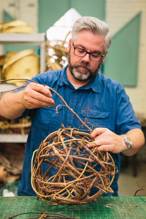 Matt Tommey, Craft Ideas For Beginners, Christmas Paper Craft, Twig Crafts, Contemporary Baskets, Sustainable Flowers, Basket Weaving Diy, Twig Art, Bird Christmas Ornaments