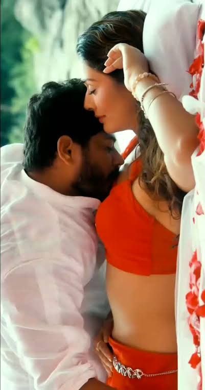 Romance Movie Scenes, Curvy Women Dresses, Romance Movie, Samantha Pics, Ms Dhoni Photos, Hollywood Couples, Samantha Photos, Hot Romance, Best Kisses