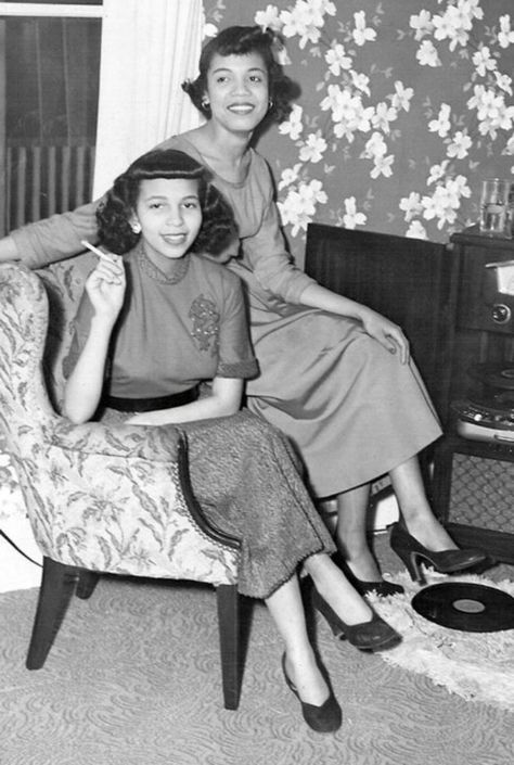 1950s Black Women, Outfits For Black Women, African American Fashion, Glamour Vintage, Friends Black, Vintage Black Glamour, Black Hollywood, Ideas Photography, Looks Black