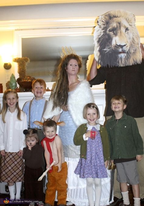 Abby: We dressed up as characters from The Lion, The Witch and The Wardrobe. Dada as Aslan, Mama as the White Witch, Eben as Peter, Kivi and Susan, Jasper as Edmund,... Art History Projects For Kids, Family Costume Ideas, Narnia Costumes, Mr Tumnus, Lion Witch Wardrobe, 2015 Halloween Costumes, The White Witch, Family Halloween Costume, The Chronicles Of Narnia