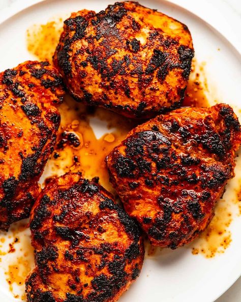 Nandos Peri Peri Chicken Burger Nandos Chicken Recipe, Nandos Peri Peri Chicken, Peri Peri Sauce Recipe, Nandos Chicken, Nando's Chicken, Chicken Items, Peri Chicken, Tin Recipes, Chicken Burgers Recipe