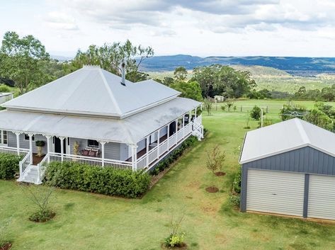 Wrap Around Verandah, Queenslander Homes Exterior, Queenslander Homes, Queenslander Renovation, Queenslander House, Colonial Cottage, Australian Farm, Crows Nest, Australian Architecture