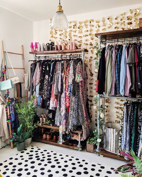 Keri (@alittlehomeinyorkshire) • Instagram photos and videos Dream Closet Design Aesthetic, Boutique Organization, Diy Walk In Closet Ideas, Spare Room Closet Ideas, Walkin Closet Ideas, Spare Bedroom Into Walk In Closet, Luxury Boutique Interior, Spare Room Walk In Closet, Spare Bedroom Closets