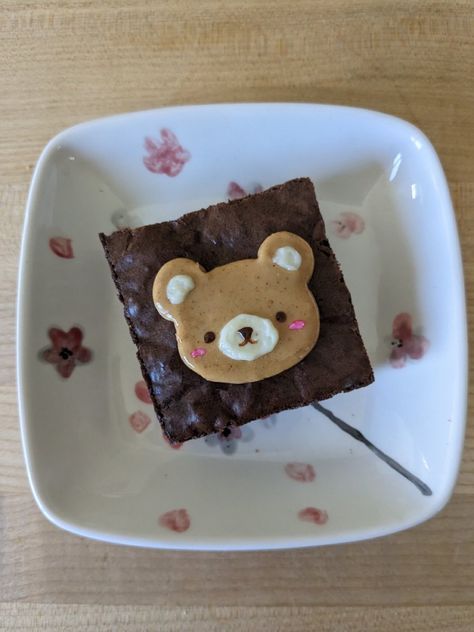 Kawaii Brownies, Bear Themed Desserts, Bear Brownies, Cute Brownies, Decorate Brownies, Bear Macarons, Brownies Aesthetic, Decorated Brownies, 귀여운 음식 그림