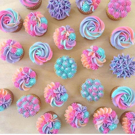 Tye Dye Cupcakes, Perfect Cupcakes, Novelty Birthday Cakes, Mermaid Cupcakes, Fancy Cupcakes, Colorful Cupcakes, Cupcake Cake Designs, Creative Cupcakes, Unicorn Cupcakes