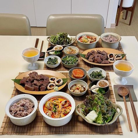 Korean Meal Aesthetic, Food Babe, Healthy Lifestyle Food, Yummy Comfort Food, Food Journal, Food Obsession, Pretty Food, Creative Food, Food Cravings