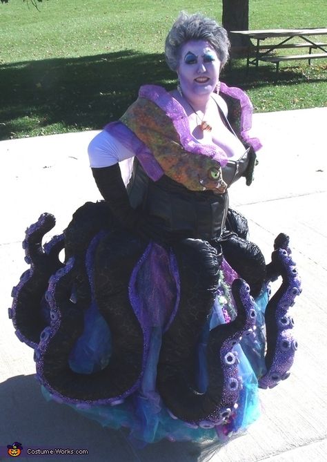 Jennifer: Myself is wearing the costume and for the most part it is home made. I came across a few inspirations online. One of which was entered in one of your... Tentacles Diy, Ursula Tentacles, Diy Ursula Costume, Ursula Costume Diy, Sea Witch Costume, Ursula Cosplay, Octopus Costume, Ursula The Sea Witch, Ursula Costume