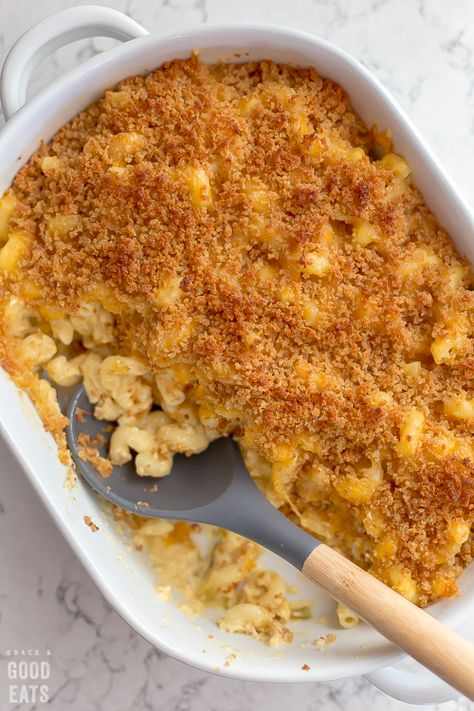 Green Chile Macaroni and Cheese takes classic mac and cheese to the next level with just a hint of heat and a boost of flavor!  My kids love this dish made with hot Hatch chiles but you can certainly swap them out for mild if you prefer. Green Chile Mac And Cheese Recipe, Green Chile Mac And Cheese, Chile Mac And Cheese, Chile Mac, Hatch Chiles, Classic Mac And Cheese, Hatch Chile, Hot Hatch, Thanksgiving Ideas