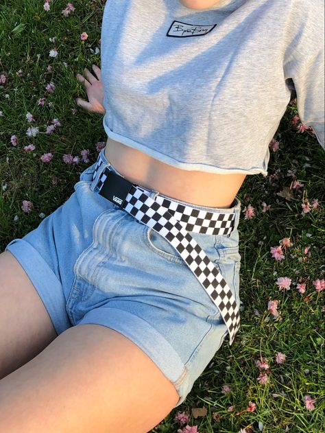 Outfit summer spring blossom short jeans sweater vans belt checkered cute aesthetic bjornborg Checkered Belt Outfit, Overalls Shorts Outfit, Vans Belt, Checkered Belt, Belt Outfit, Outfit For Spring, Vans Checkered, Cute Aesthetic, Spring Blossom