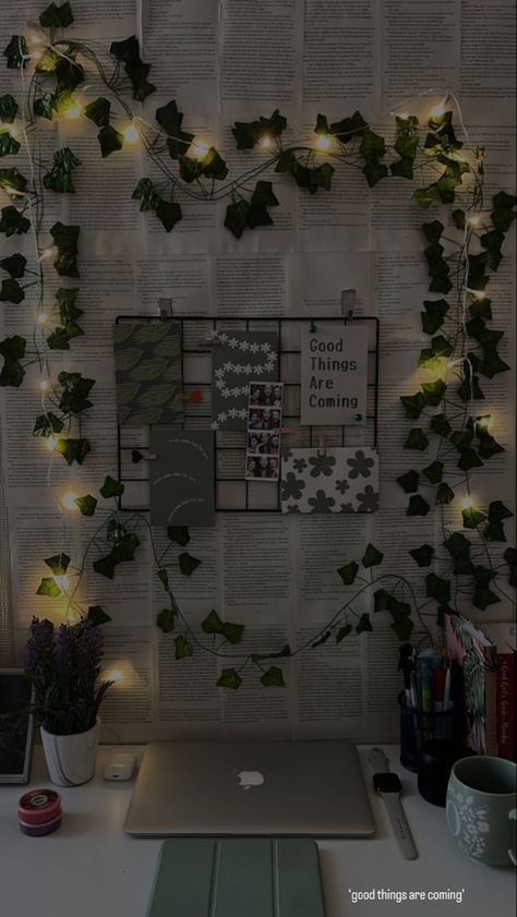 Wall Decor With Fairy Lights, Brown Wall Aesthetic Bedroom, Book Pages Room Decor, Fairy Light Decor Ideas Bedroom, Book Themed Room, Book Page Wall Decor, Book Themed Bedroom, Book Paper Wall, Book Wall Decor