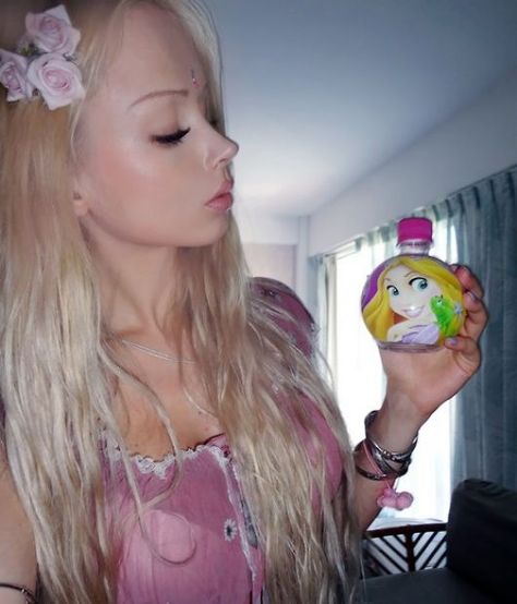 Alien Human, Human Barbie, Valeria Lukyanova, Human Doll, Doll Aesthetic, Valley Of The Dolls, Valley Girls, Real Doll, Model Inspo