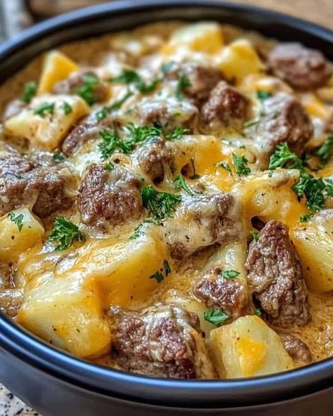 Beef And Potato Stew, Slow Cooker Steak, Crockpot Steak, Cheddar Potatoes, Tender Steak, Cheesy Casserole, Beef Stew Meat, Creamy Potato, Cheesy Potatoes