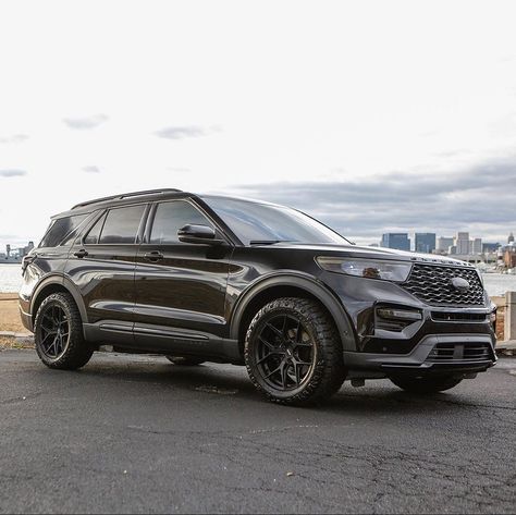 Ford Explorer St, New Ford Explorer, Explorer St, Jeep Srt8, Coolest Cars, Future Vehicles, Southern Maine, Best Suv, Sport Suv