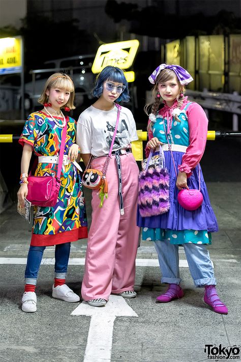 Japanese Summer Outfits, Japanese Street Styles, Japan Street Fashion, Japanese College, Powerpuff Kızları, Maximalist Fashion, Vintage Street Fashion, Japan Fashion Street, Harajuku Street