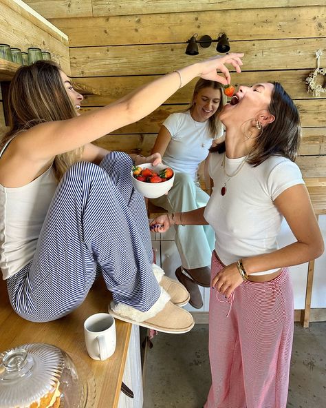 Girls trip to the cabin 🪵 Girls Snow Trip, Girls Cabin Trip Aesthetic, Cabin Girls Trip, Cabin With Friends, Cabin Trip Aesthetic, Girls Trip Aesthetic, Girls Ski Trip, Snowy Cabin, Old Cabin