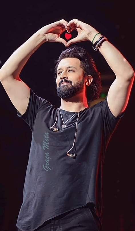 Arijit Singh Pic, Atif Aslam Photoshoot, Atif Aslam Song Status, Atif Aslam Concert, Atif Aslam Wife, Atif Aslam, Deadpool And Spiderman, Portraiture Drawing, Funny Relatable Quotes