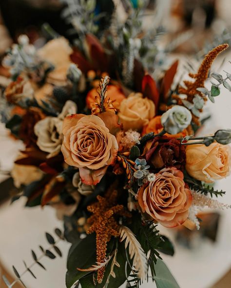 Alex & Tyler’s ethrel wedding decor was exquisite and surrounded by organic tones of oranges, reds, white, and hints of blue. Let us help you create unforgettable moments today! . . . . . Planning + Design: @theyellowrose.weddings Photography: @ashleysteinphoto Signage: @theyellowrose.weddings Catering: @amandascateringnc Bar: @hiwirebrewing_avl Venue: @theeventspace_avl Florals: @shadygroveflowers Hair & Makeup: @annawbeauty Live Music: @carolinamusicplanner Rentals: @theyellowrose.weddin... Ethereal Wedding Decor, Red Yellow Wedding, Yellow Roses Wedding, Ethereal Wedding Theme, Yellow Rose Wedding, Harvest Dinner, Aesthetic Ethereal, Yellow Wedding Theme, Indian Wedding Planner