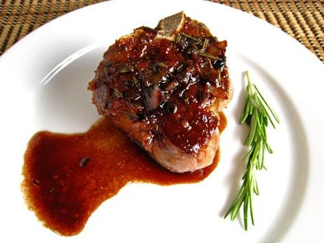 Lamb Chops with Pomegranate and Red Wine Sauce Wine Sauce For Steak, Pomegranate Lamb, Pomegranate Sauce, Lamb Chop Recipes, Garlic Puree, Red Wine Sauce, Lamb Dishes, Pomegranate Molasses, Low Carb Diet Recipes