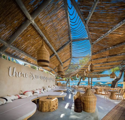 Croatia Beach, Bamboo Architecture, Beach Cafe, Split Croatia, Resort Design, Outdoor Restaurant, Beach Design, Beach Bars, Beach Hotels