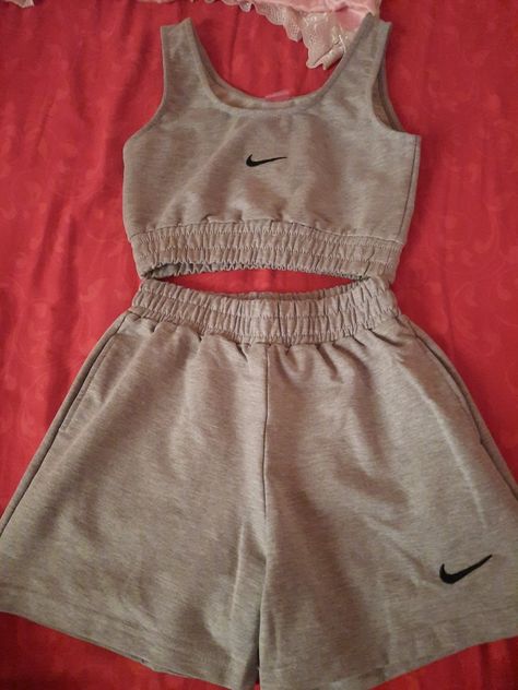 Cute Nike, Cute Nike Outfits, Old Outfits, Earthy Outfits, American Girl Clothes, Cute Preppy Outfits, Grey Outfit