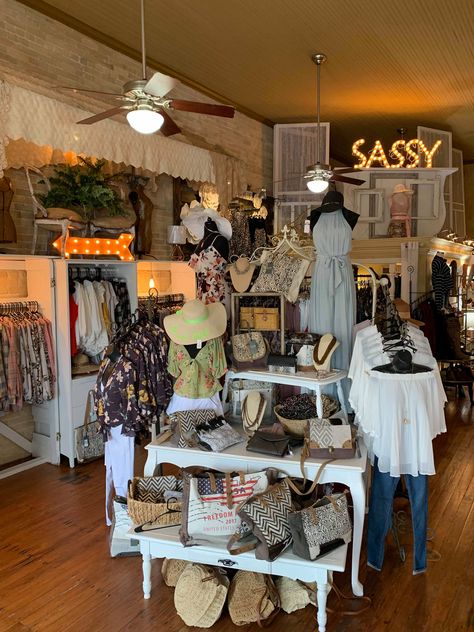 Winter Boutique Display, Retail Store Design Boutiques, Clothing Boutique Ideas, Vintage Store Ideas, Boutique Displays, Boutique Store Displays, Vendor Ideas, Rockport Texas, Vision 2024