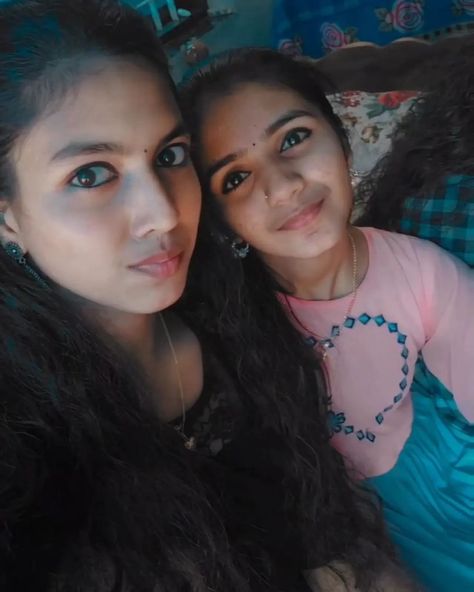 Arya on Instagram: “𝓌𝒾𝓉𝒽 @v_e_d_y_a__a 😻 #eid #eidmubarak #virałpost #viral #friendshipgoals💕 #friendship #friendsforever #funtimes #instagram #kerala…” Tamil Ponnu, Adobe Photo, Tamil Girls, Photo Shop, Friendship Goals, Viral Post, Beautiful Smile Women, Beautiful Smile, Friends Forever