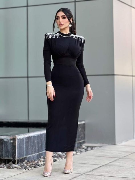 Black Dresses Classy Long Sleeve, Simple Long Sleeve Dress Casual, Soiree Dress Short, Office Outfit Ideas, Women Office Outfits, Elegant Silk Dresses, Soiree Outfit, Women's Office, Classy Gowns