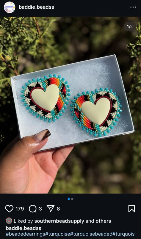 Native American Beadwork Patterns Earrings, Beaded Earring Ideas, Beadwork Designs Patterns, Summer Time Crafts, Native American Beadwork Earrings, Beading Native, Bead Jewelry Patterns, American Stuff, Jewelry To Sell