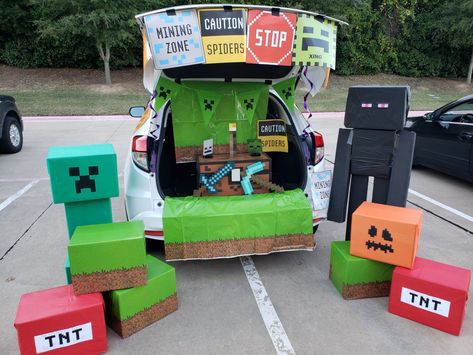 Minecraft Trunk Or Treat Ideas, Minecraft Trunk Or Treat Ideas For Cars, Trunk Or Treat Minecraft, Trunk Or Treat Jeep, Minecraft Trunk Or Treat, Trunk Or Treat Ideas For Van, Jeep Trunk, Easy Trunk Or Treat Ideas, Easy Trunk Or Treat