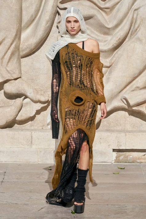 Knit Fashion Runway, Rick Owens Fashion, Genderless Fashion, Runway Fashion Couture, Knitwear Fashion, Fashion Week Runway, Knit Fashion, Rick Owens, Fashion Week Spring