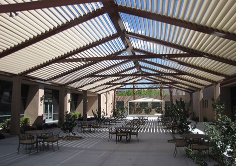 Pergola Vines, Motorized Pergola, Outdoor Restaurant Patio, Terrace Roof, Louvered Roof, Pergola Pictures, Louvered Pergola, Pergola Swing, Restaurant Patio