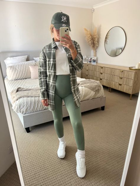 I Vans And Socks, Crew Socks Outfit, Casual Mom Outfits, Socks Outfit, Casual Outfits For Moms, Sock Outfits, Comfy Clothes, Cropped Vest, Vans Shop