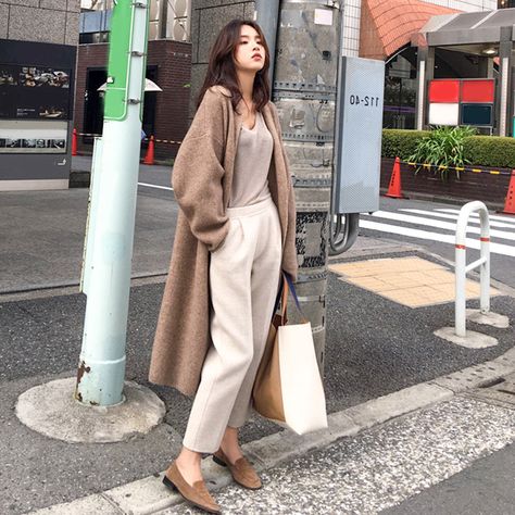 Long Dress Cardigan Outfit, Beige Cardigan Outfit, Outfit With Long Cardigan, Winter Cardigan Outfit, Knit Cardigan Outfit, Long Cardigan Outfit, Cardigan Fall Outfit, Japan Outfits, Winter Wardrobe Essentials