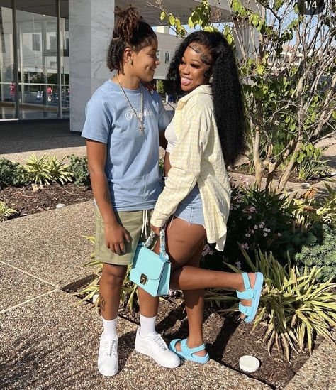 Raysowavyy And Lyn Deja, Stud Fem Couple Photoshoot, Poc Wlw Aesthetic, Wlw Aesthetic Poc, Baecation Lesbian Couple, Ebony Love, Lesbain Black Aesthetic, Bae Goals, Girlfriend Goals