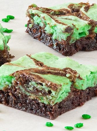 St. Patty's Day Brownies St Patricks Day Food, Saint Patties, Sweet Treats Recipes, Irish Recipes, Brownie Bar, Greens Recipe, Sweets Treats, Brownie Recipes, Treat Recipe