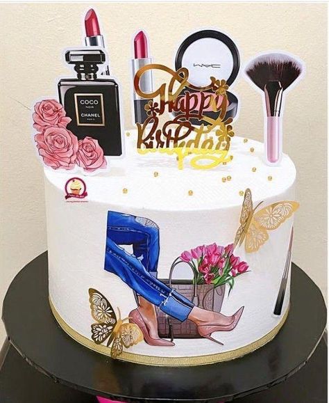 Bolo Do Barcelona, Cake For Party, Fashionista Cake, Birthday Cake For Women Simple, Diva Cakes, Modern Birthday Cakes, B Day Cake, Fashion Cake, Beautiful Cake Designs