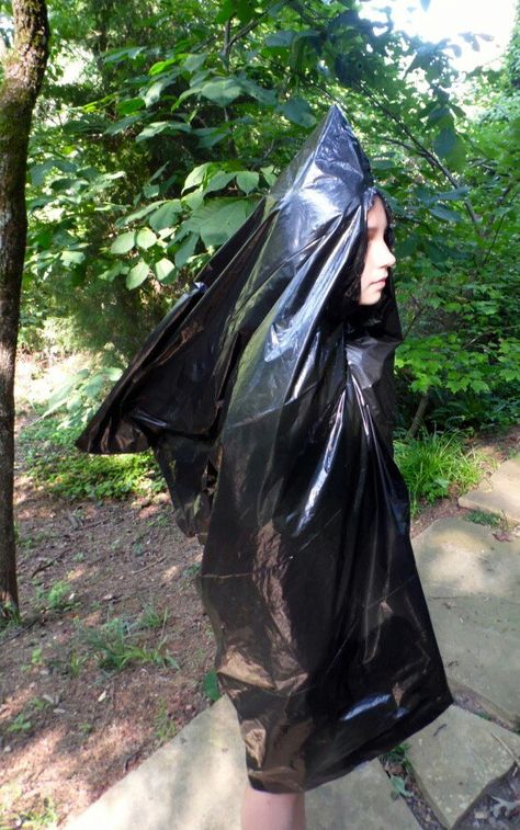 Trash bag cloak Poncho Liners, Trash Bag Dress, Plastic Mac, Rain Coats, Rain Cape, Emergency Shelter, Water Collection, Rain Poncho, Walking In The Rain