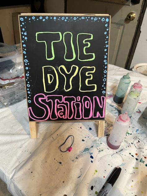 Tye Dye Station, Activity For Birthday Party, 70s Birthday Party Ideas, Hippie Birthday Party, Hippie Birthday, Hippie Party, Birthday Activities, 9th Birthday Parties, Birthday Party Activities