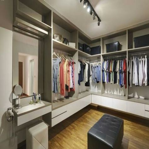 Walk-in closet L-shaped L Shape Wardrobe Design Bedroom Modern, Wardrobe Design Bedroom Modern, Commercial Interior Design Office, Interior Design Office, Bedroom Built In Wardrobe, Condo Interior Design, Dressing Room Closet, Dream Closet Design, Walk In Closet Design