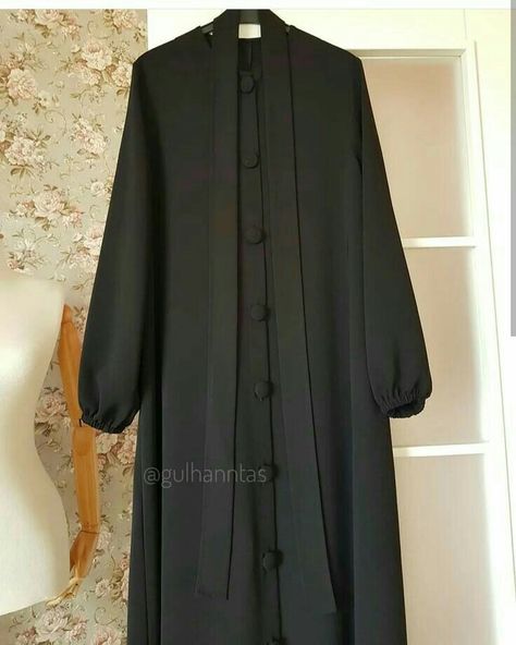 Black Abaya Designs Dubai Style, Black Abaya Designs Simple, New Abaya Designs, Abaya Designs Dubai, Simple Abaya Designs, Black Abaya Designs, Simple Abaya, Clothing Pattern Design, Hijab Designs